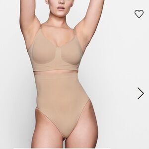 HIGH-WAISTED THONG Skims